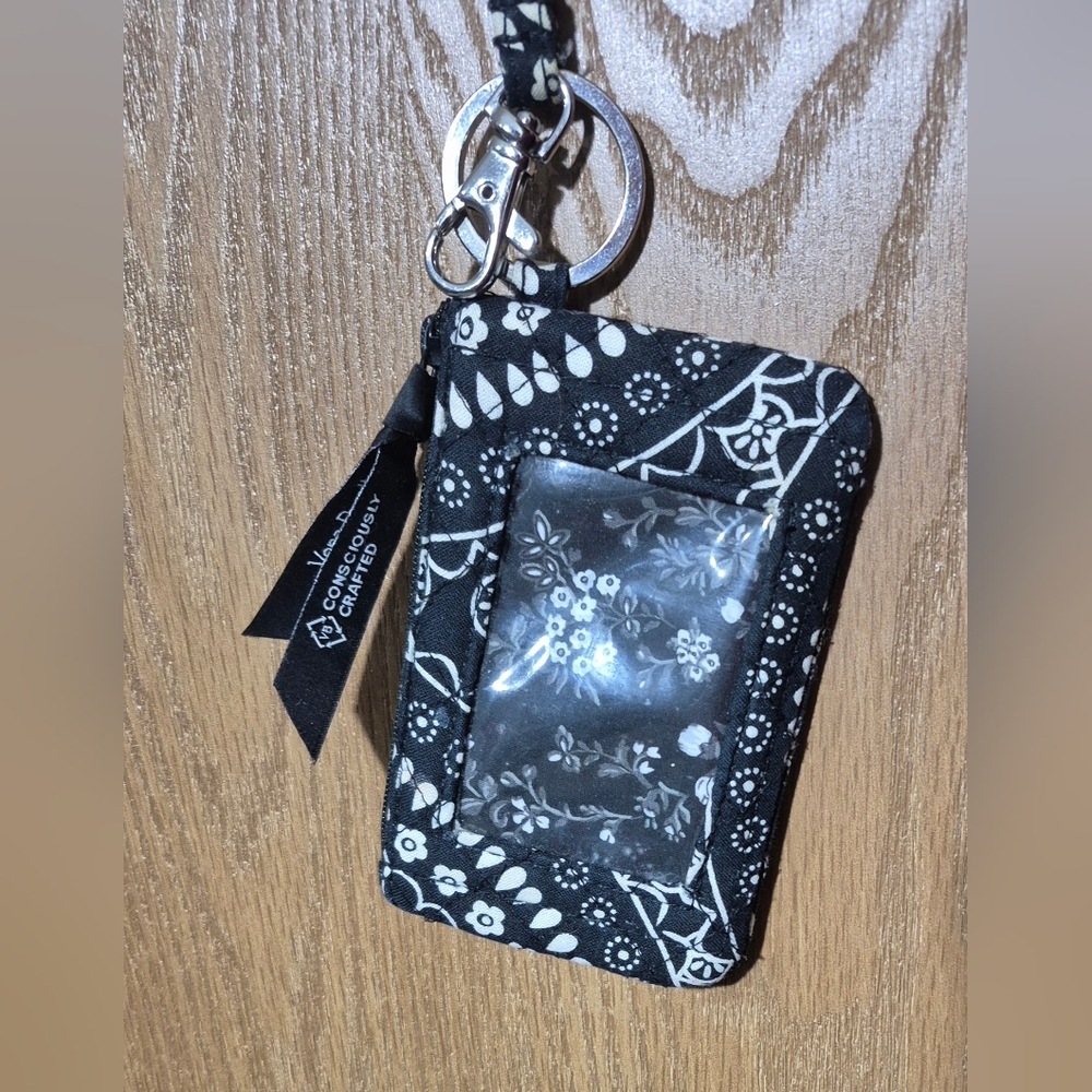 VERA BRADLEY Zip ID Case & Lanyard - Cards, Key Chain - Picture 9 of 9